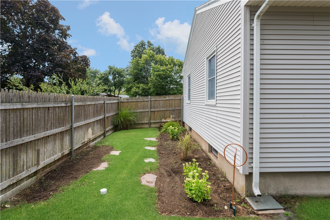 137 Gristmill Road Warwick, RI 02889 - Photo 7 of 22 Gallery Image 7