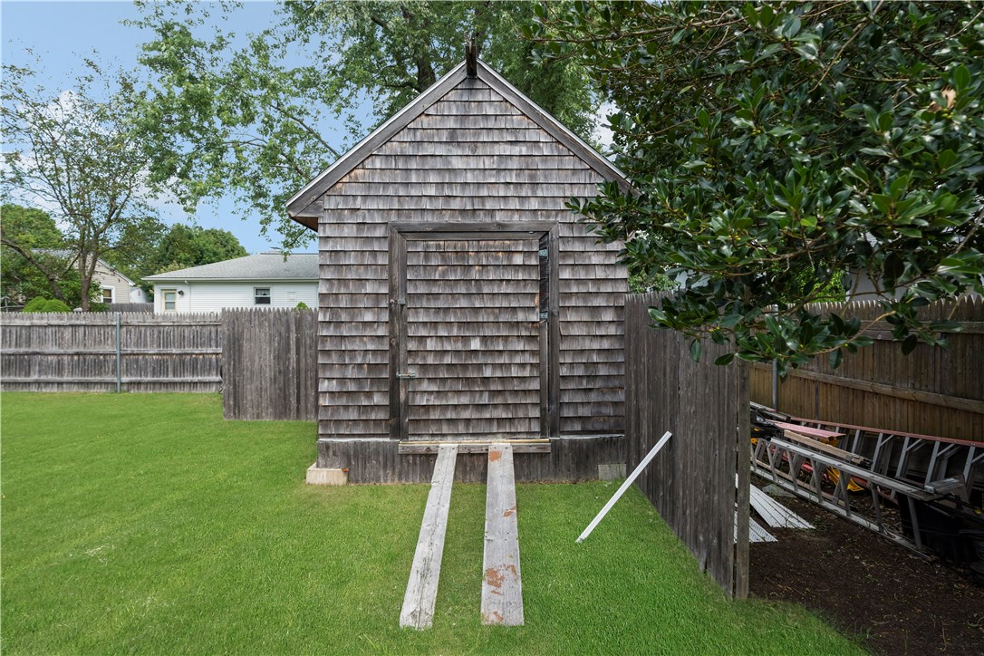 137 Gristmill Road Warwick, RI 02889 - Photo 8 of 22 Gallery Image 8