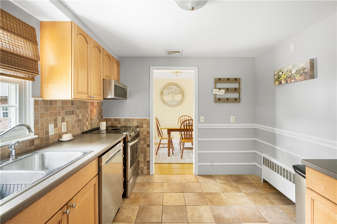 137 Gristmill Road Warwick, RI 02889 - Photo 10 of 22 Gallery Image 10