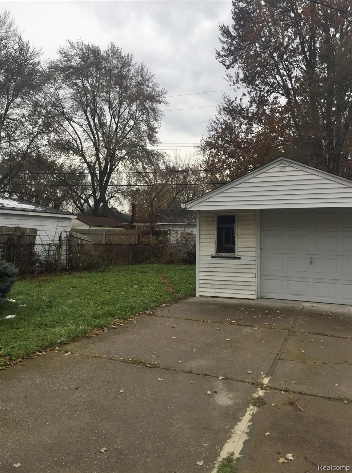 26471 Morley Street Inkster, MI 48141 - Photo 22 of 23 9.0 Backyard - 26471 Morley