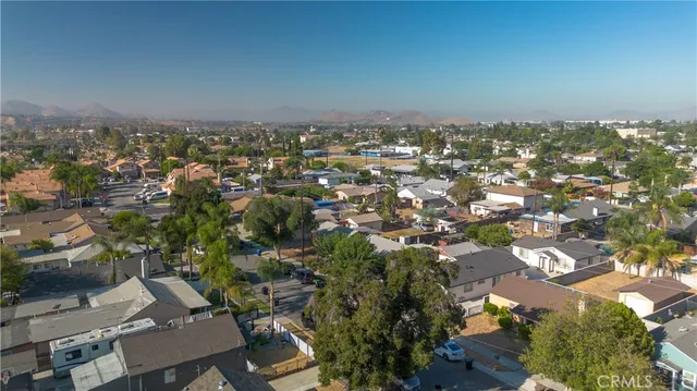 $394,999 | 919 North Illinois Avenue, Colton, CA 92324