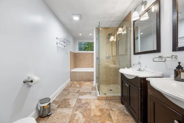 $824,900 | 772 Main Street, Unit 2, Wakefield, MA 01880