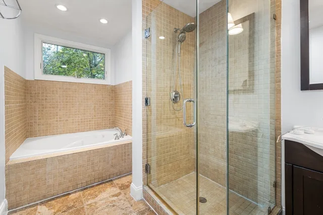 $824,900 | 772 Main Street, Unit 2, Wakefield, MA 01880