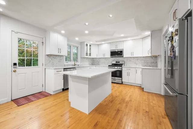 $824,900 | 772 Main Street, Unit 2, Wakefield, MA 01880