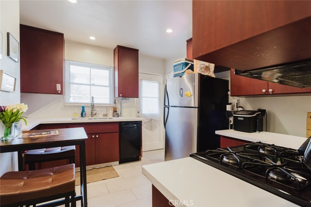 817 North Verdugo Road Glendale, CA 91206 - Photo 21 of 44
