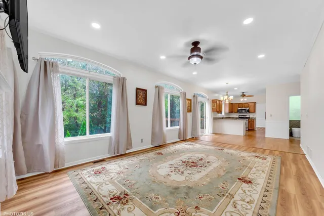 $577,500 | 1034 Heather Court, Fox River Grove, IL 60021