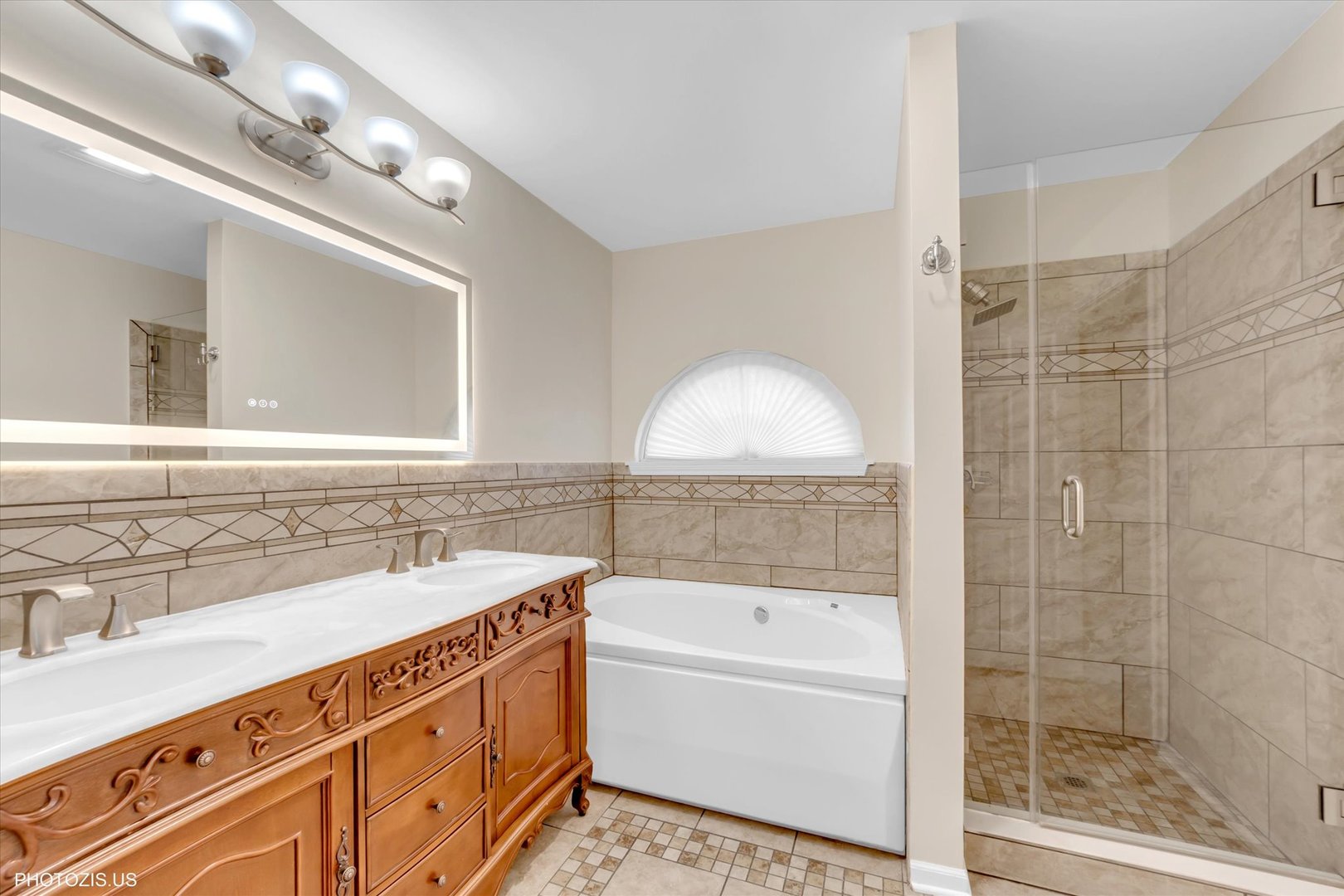 1034 Heather Court Fox River Grove, IL 60021 - Photo 27 of 64 a bathroom with a sink a vanity and a mirror