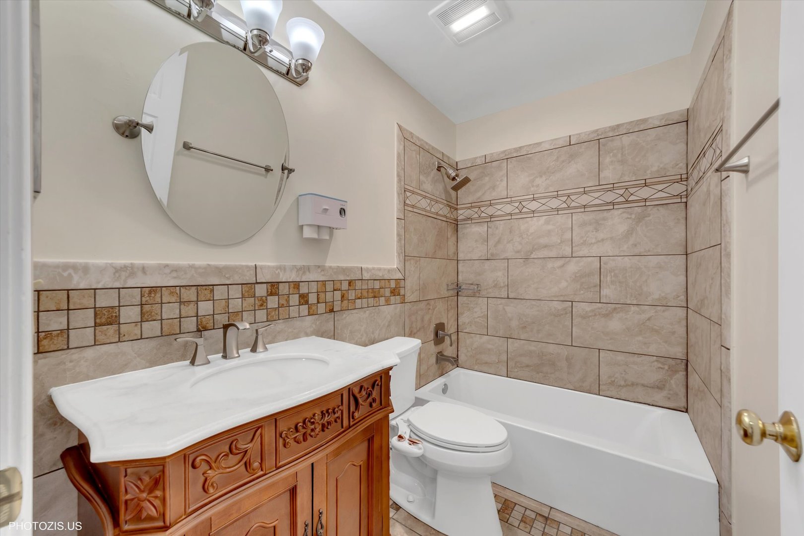 1034 Heather Court Fox River Grove, IL 60021 - Photo 32 of 64 a bathroom with a sink a toilet and shower