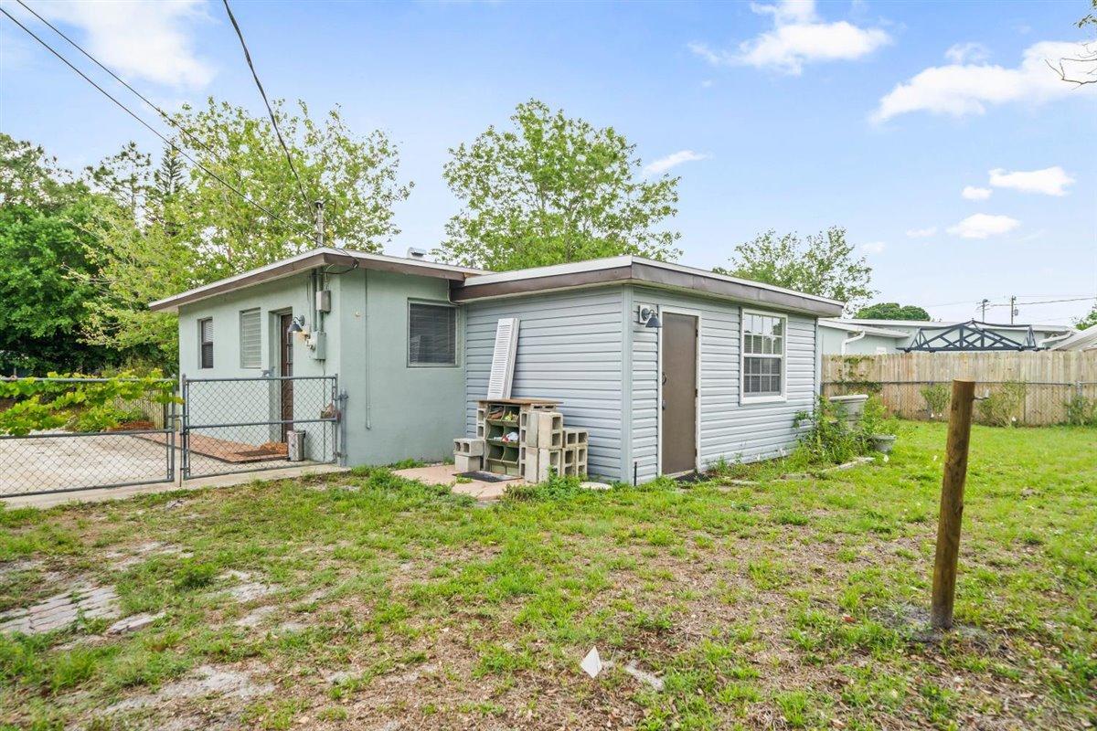 420 West Rutgers Street Melbourne, FL 32901 - Photo 28 of 40 Backyard