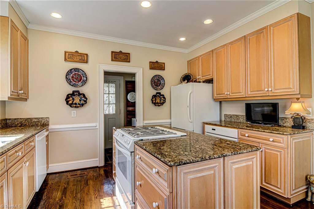 707 Dover Road Greensboro, NC 27408 - Photo 11 of 33 Gallery Image 11