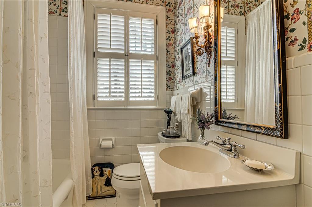 707 Dover Road Greensboro, NC 27408 - Photo 21 of 33 Gallery Image 21
