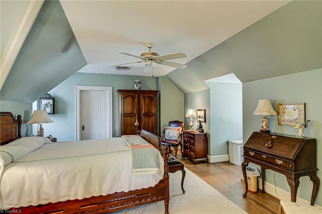 707 Dover Road Greensboro, NC 27408 - Photo 23 of 33 Bedroom 3