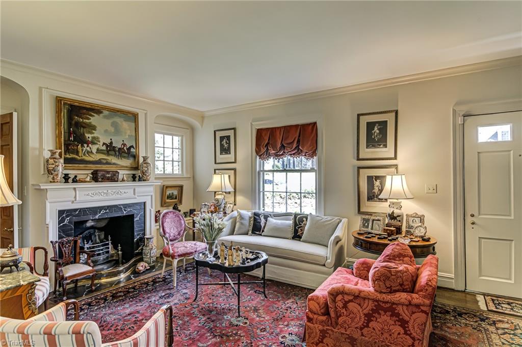 707 Dover Road Greensboro, NC 27408 - Photo 4 of 33 Gallery Image 4