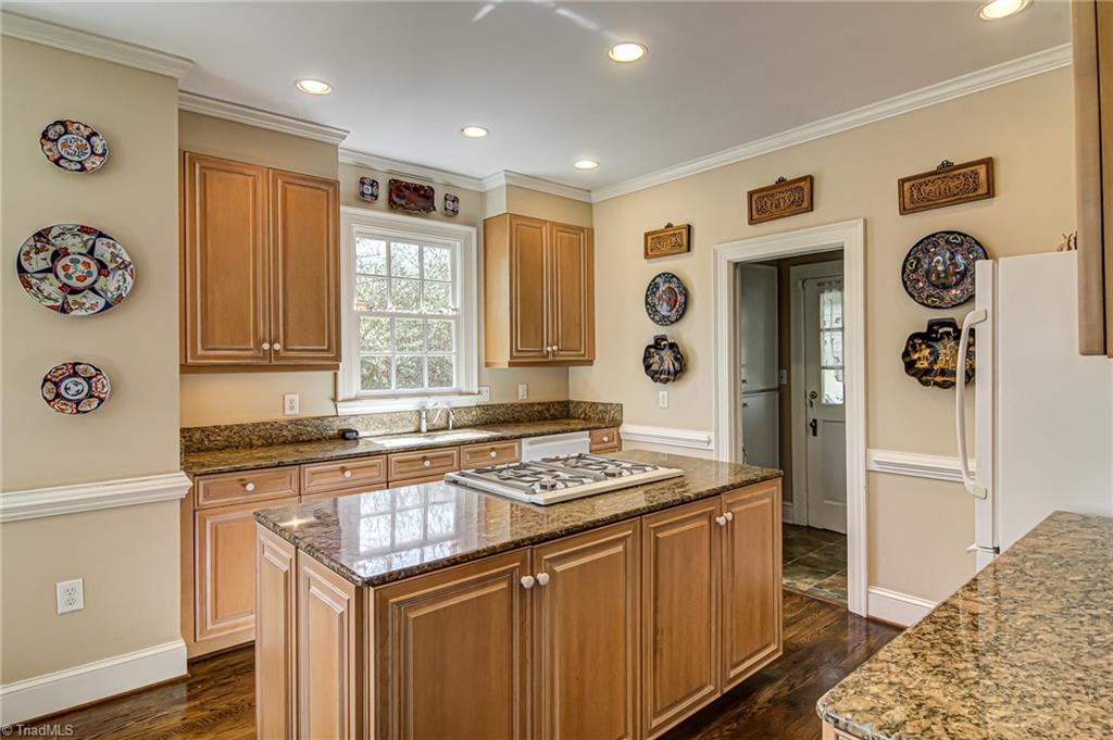 707 Dover Road Greensboro, NC 27408 - Photo 9 of 33 Gallery Image 9