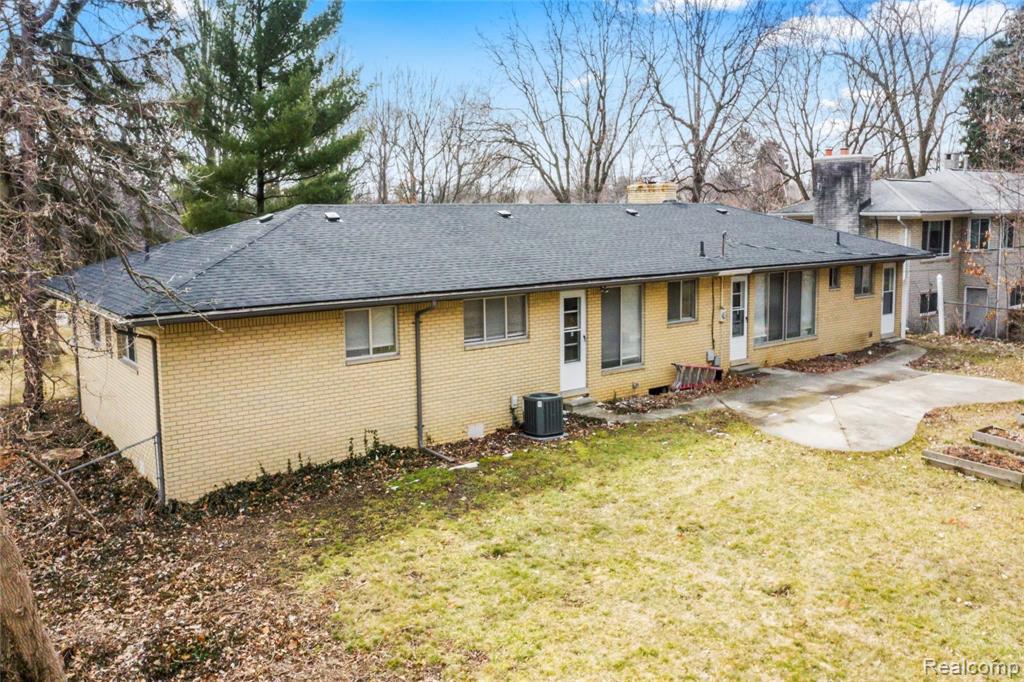 220 Boyken Road Rochester Hills, MI 48307 - Photo 18 of 24