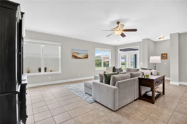 $689,000 | 402 Egret Pl Drive, Winter Garden, FL 34787