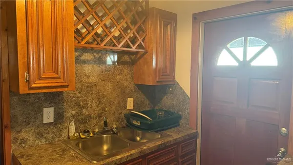 $1,300 | 8504 Lago Vista Drive, Edcouch, TX 78538