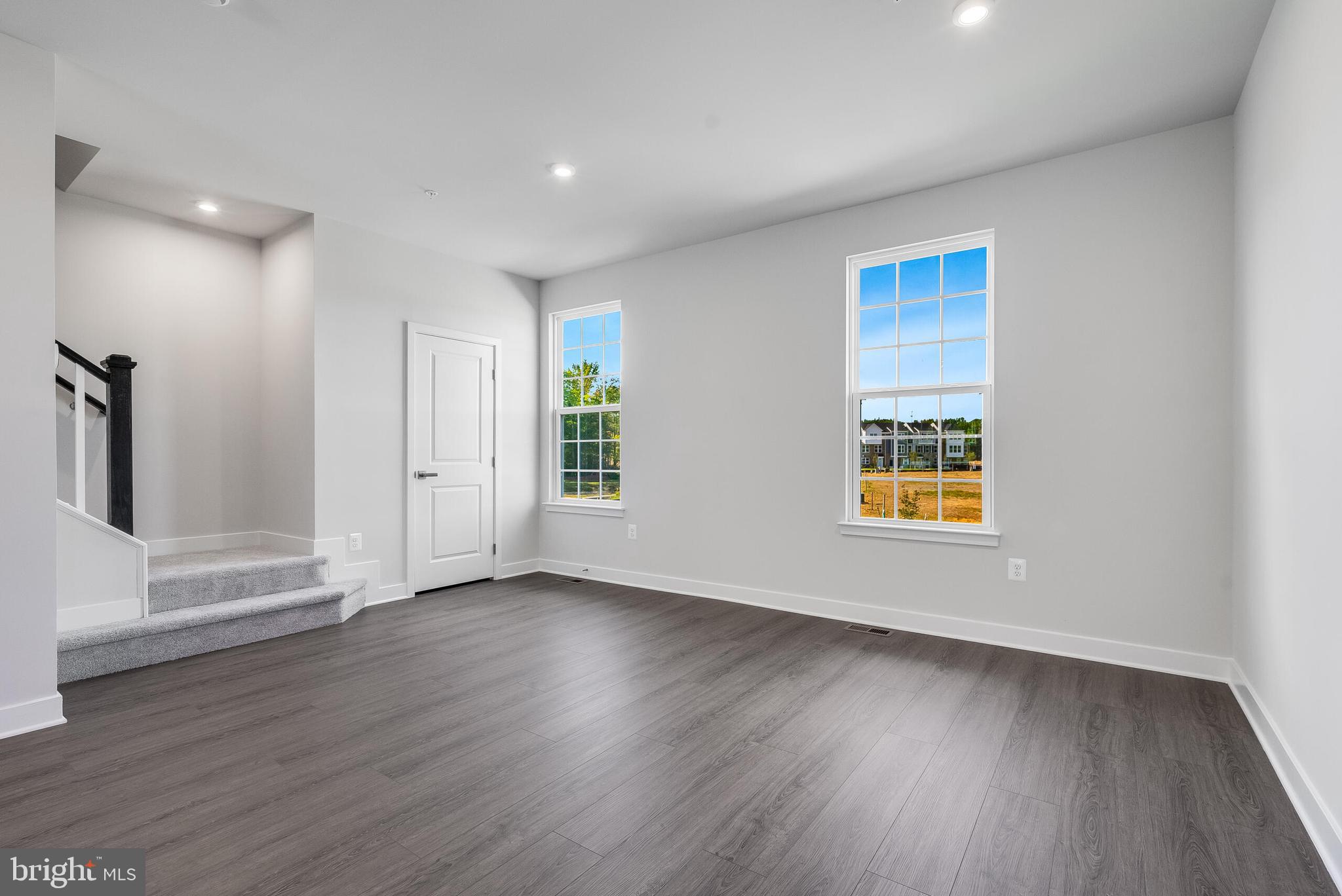 8515 Branch Side Way, Unit ST2001B Brandywine, MD 20613 - Photo 20 of 31 LIVING ROOM