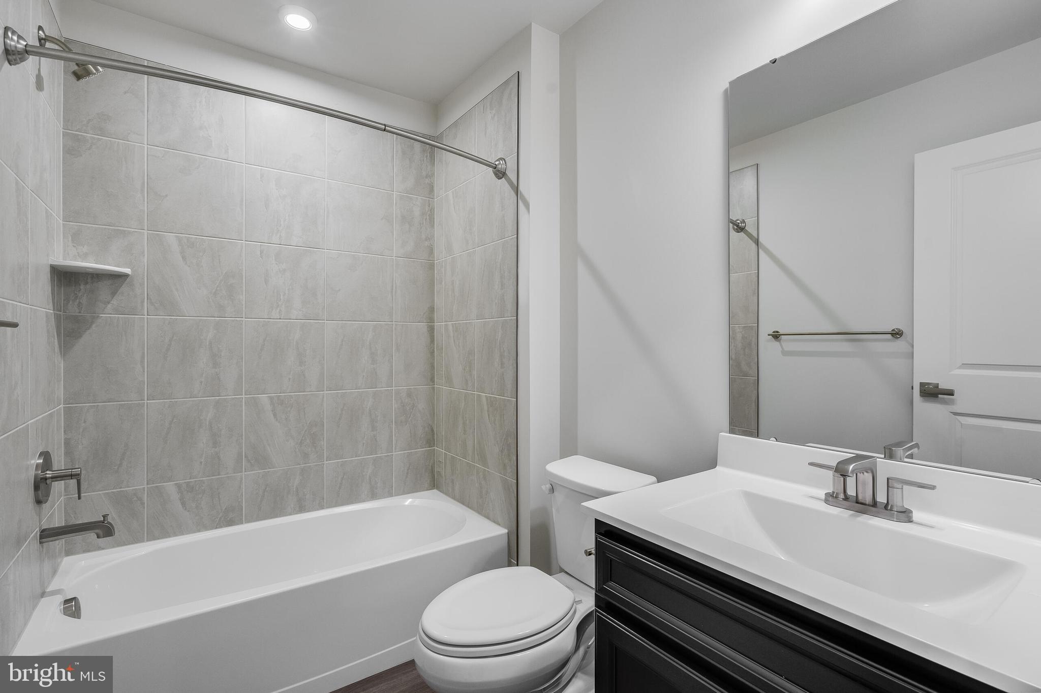 8515 Branch Side Way, Unit ST2001B Brandywine, MD 20613 - Photo 23 of 31 UPPER LEVEL - HALL BATHROOM