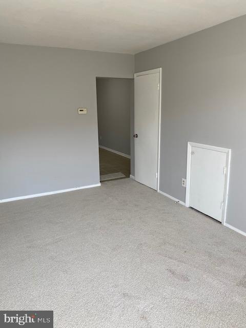 8807 Trimble Way Baltimore, MD 21237 - Photo 23 of 32 Living Room View