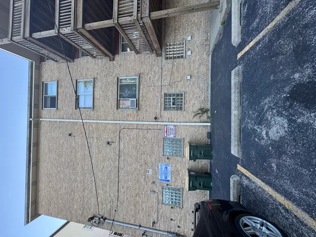 $145,000 | 7019 North Ridge Boulevard, Unit 3A, Chicago, IL 60645