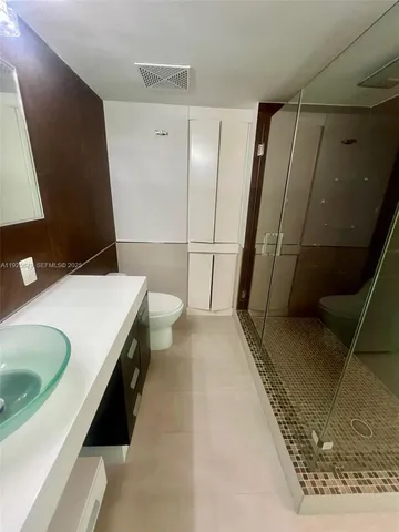 $5,600 | 2101 Brickell Avenue, Unit 2306, Miami, FL 33129