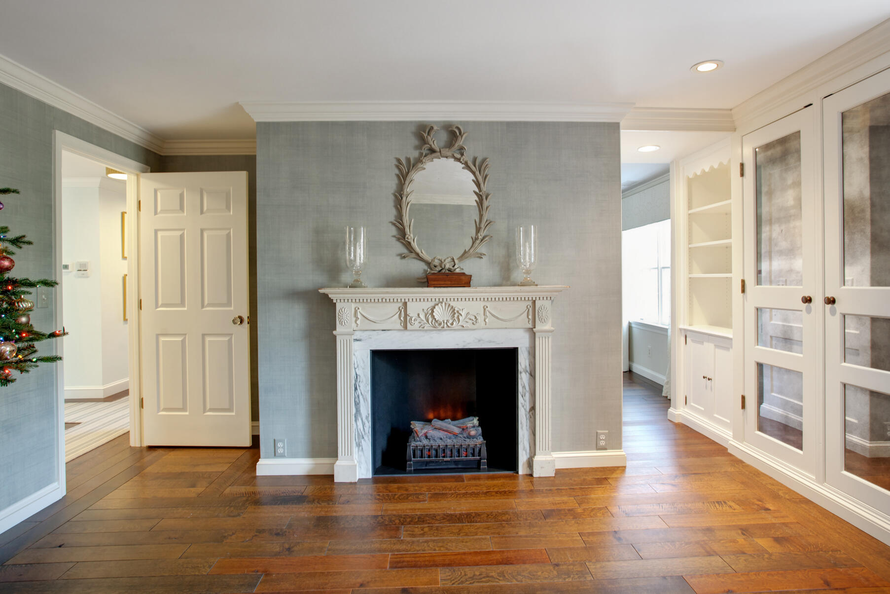 39 Tower Hill Road, Unit 16C Osterville, MA 02655 - Photo 33 of 42 a living room with a fireplace