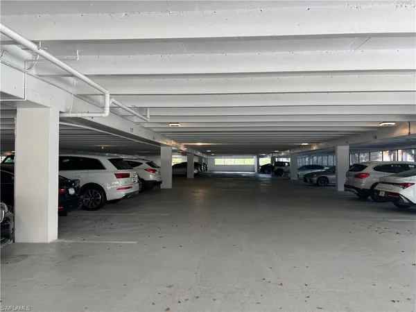 $6,000 | 4551 Gulf Shore Boulevard North, Unit 1506, Naples, FL 34103