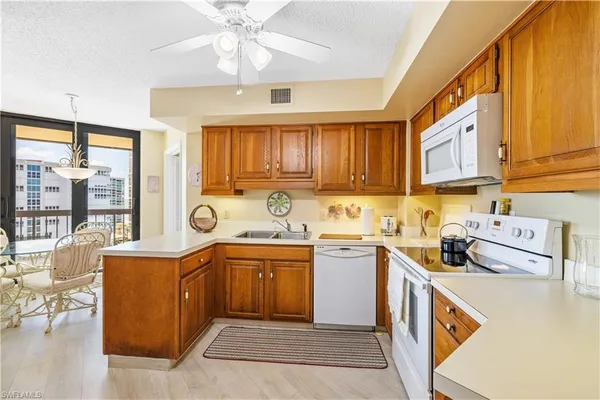 $6,000 | 4551 Gulf Shore Boulevard North, Unit 1506, Naples, FL 34103