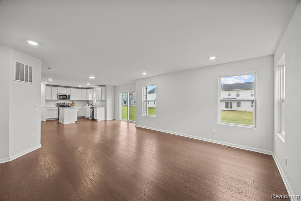 54532 Mockingbird Chesterfield, MI 48047 - Photo 9 of 33