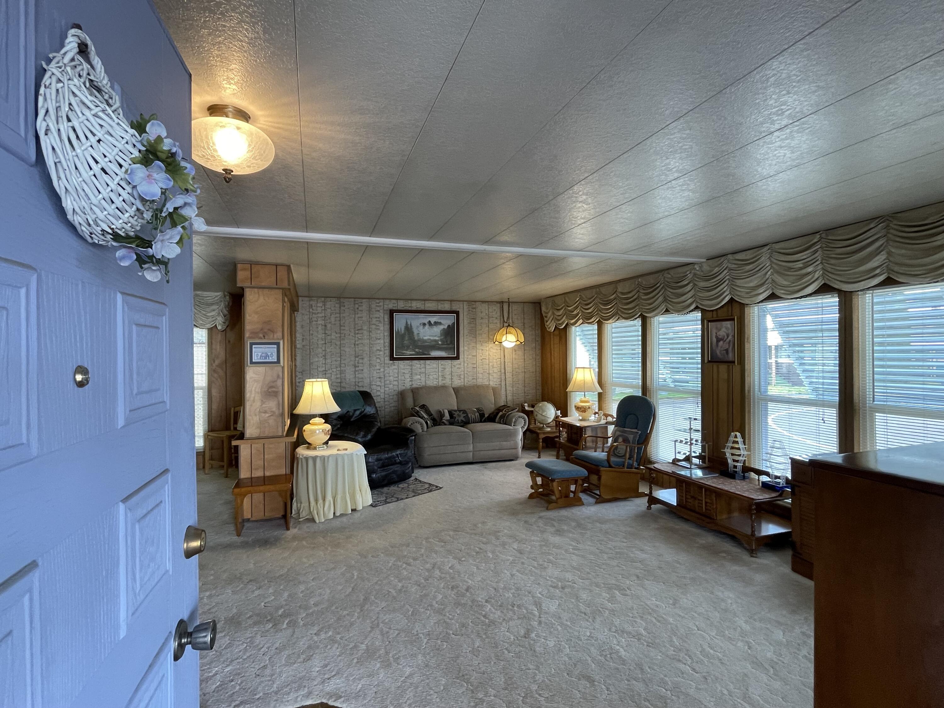 301 Freeman Road, Unit 91 Central Point, OR 97502 - Photo 9 of 33 IMG_0661
