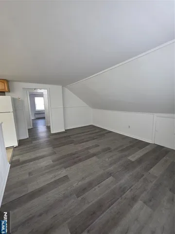 $1,975 | 7 High Street, Unit 2, East Rutherford, NJ 07073