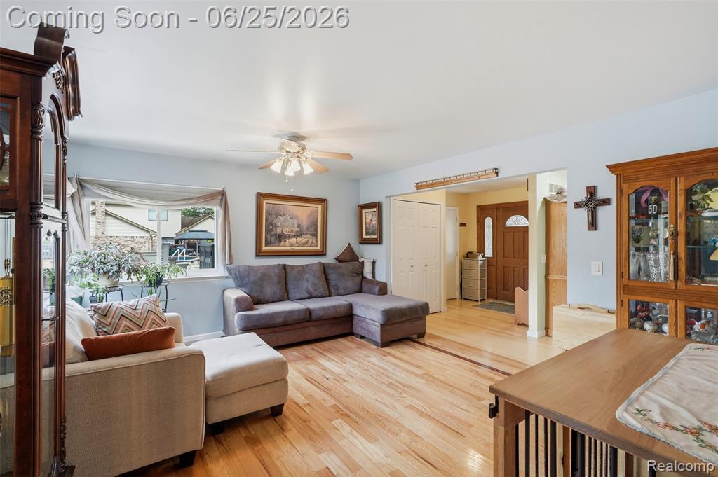 45658 Hanford Road Canton, MI 48187 - Photo 9 of 58