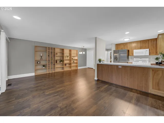 $365,000 | 3812 Colony Oaks Drive, Eugene, OR 97405