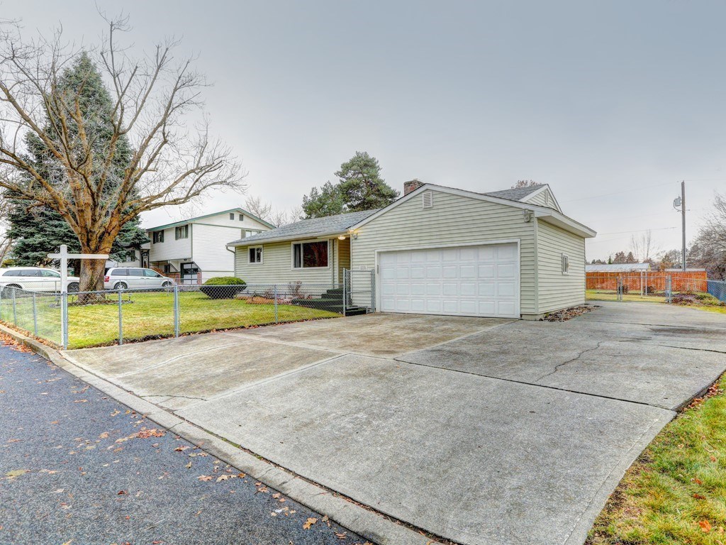 816 South Bannen Road Spokane Valley, WA 99037 - Photo 3 of 30 Gallery Image 3