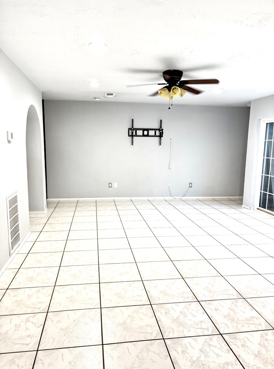 2514 Union Mill Road Houston, TX 77067 - Photo 12 of 25 a view of a room with gym equipment