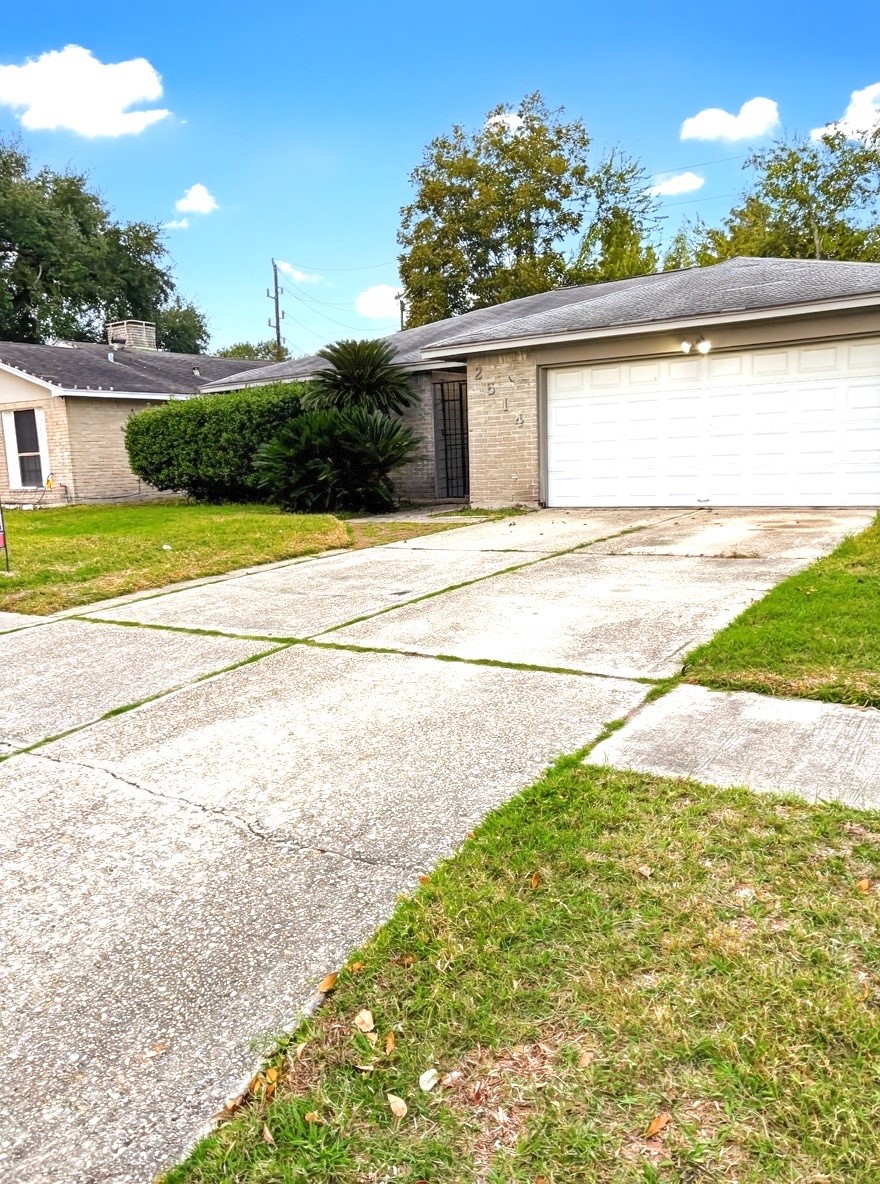 2514 Union Mill Road Houston, TX 77067 - Photo 25 of 25 a view of a backyard of the house