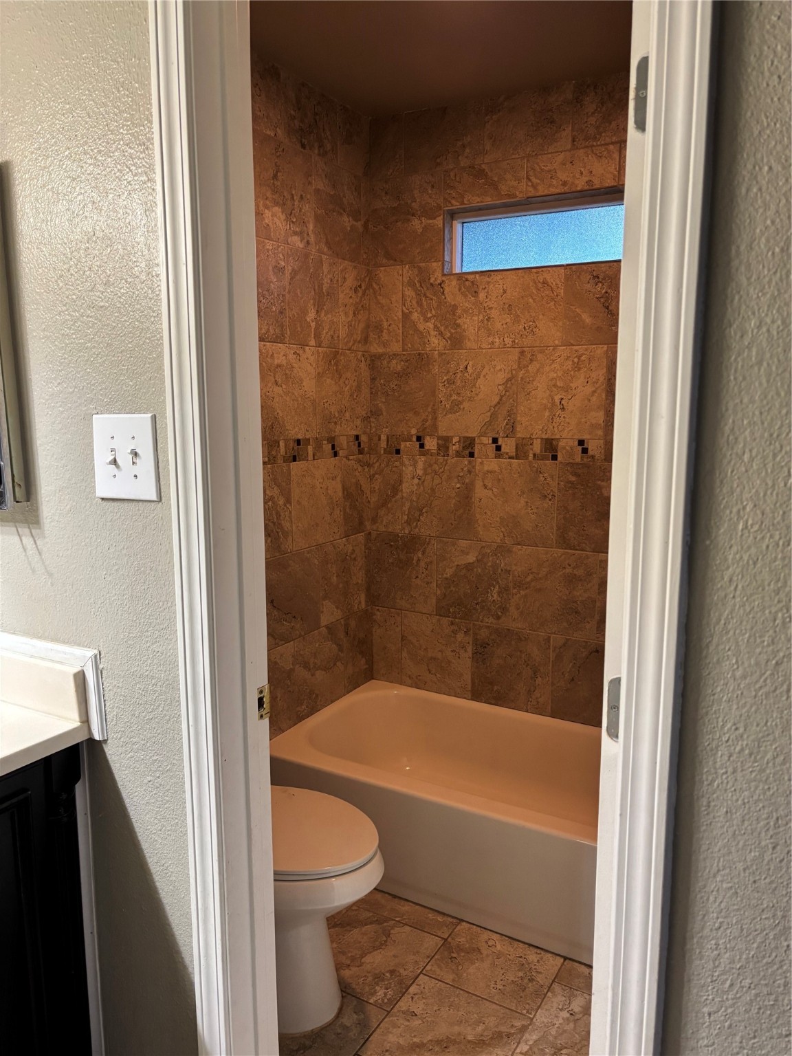 2514 Union Mill Road Houston, TX 77067 - Photo 5 of 25 a bathroom with a bathtub and a shower
