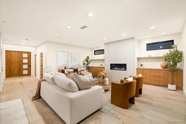 $2,950,000 | 1531 Lieta Street, San Diego, CA 92110