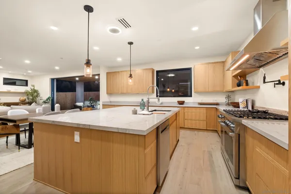 $2,950,000 | 1531 Lieta Street, San Diego, CA 92110
