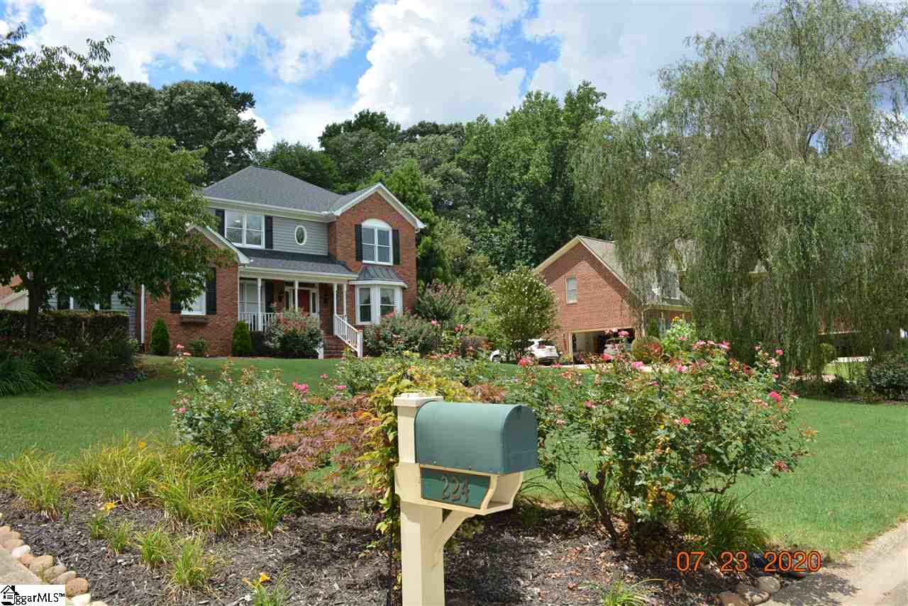 224 English Oak Road Simpsonville, SC 29681 - Photo 2 of 36 Gallery Image 2