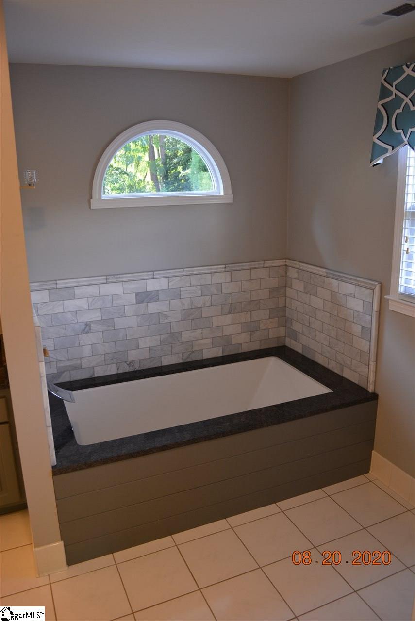 224 English Oak Road Simpsonville, SC 29681 - Photo 30 of 36 Gallery Image 30