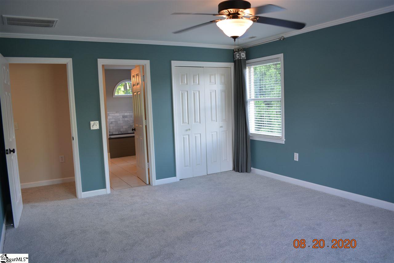 224 English Oak Road Simpsonville, SC 29681 - Photo 34 of 36 Gallery Image 34