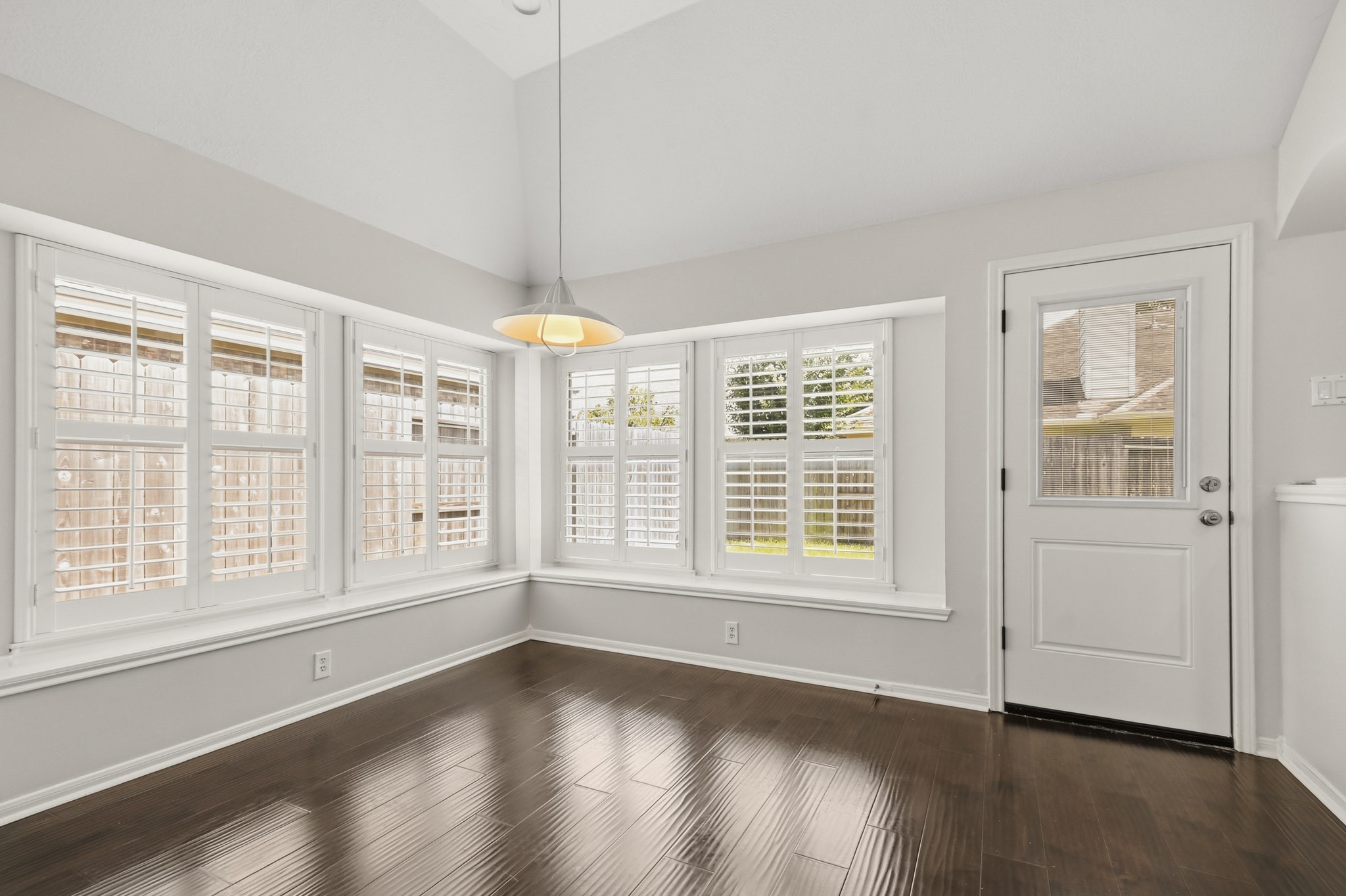 7019 Brookfir Lane Houston, TX 77040 - Photo 11 of 34