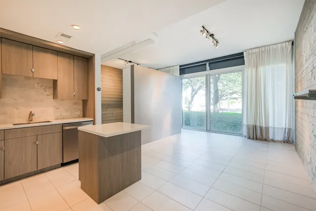 $195,000 | 3600 Montrose Boulevard, Unit 104, Houston, TX 77006