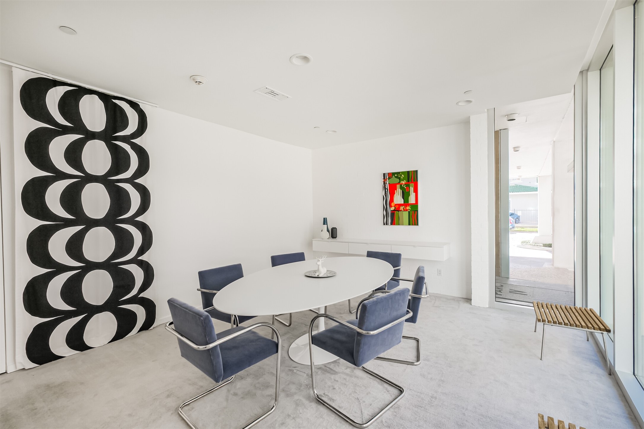 3600 Montrose Boulevard, Unit 104 Houston, TX 77006 - Photo 38 of 42 a view of a livingroom and dining room