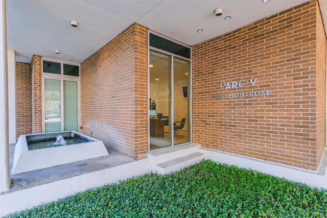 $195,000 | 3600 Montrose Boulevard, Unit 104, Houston, TX 77006