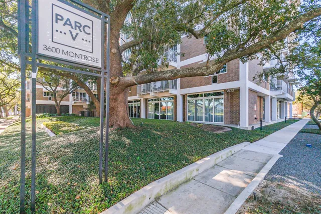 $195,000 | 3600 Montrose Boulevard, Unit 104, Houston, TX 77006