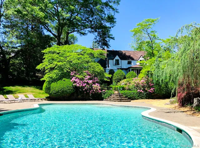 $1,950,000 | 181 Hillair Circle, White Plains, NY 10605