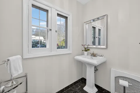 $1,950,000 | 181 Hillair Circle, White Plains, NY 10605